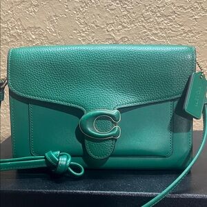 Coach Emerald Green Leather TABBY Crossbody with Signature C Clasp- Pristine.  💚